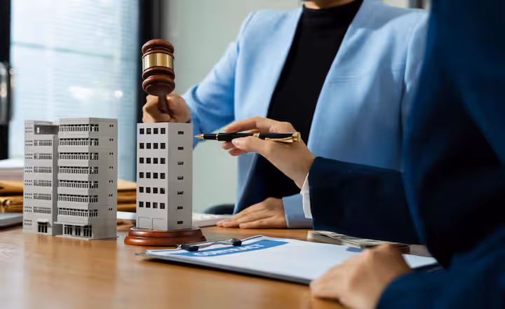 A Complete Guide to Understanding Real Estate Lawyers and Property Law Support